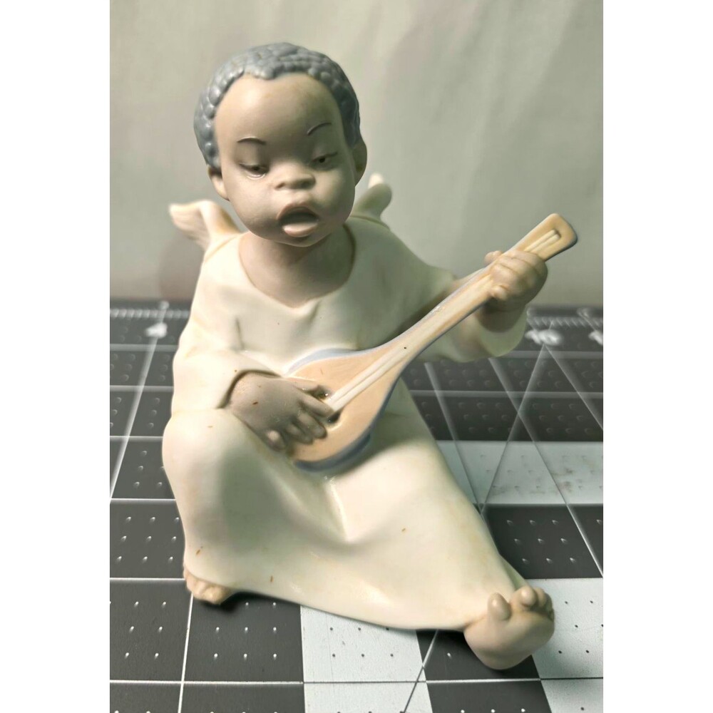 Lladró "Angel with Mandolin" Porcelain Figurine Vintage (#4537)Collection